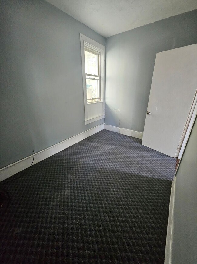 Photo - Lower 2 bedroom unit