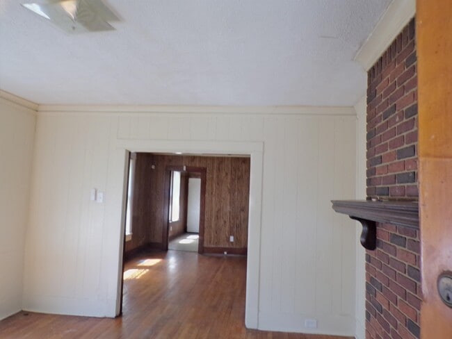 756 S Pkwy E