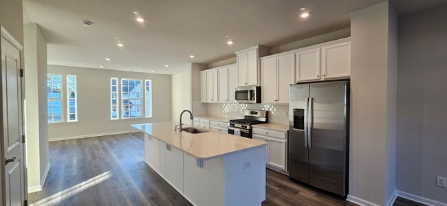 Photo - 504 Whitehall Cir