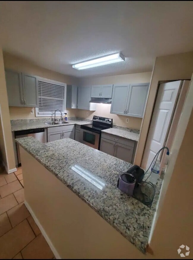 Building Photo - 15 B St Rental