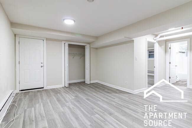 Photo - 732 W Roscoe St Unit NGA