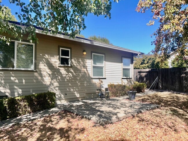 Photo - 426 Piper St