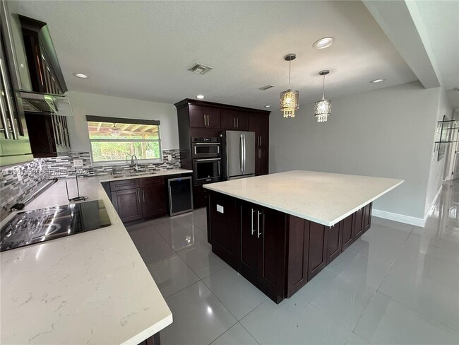 Photo - 5488 Fearnley Rd