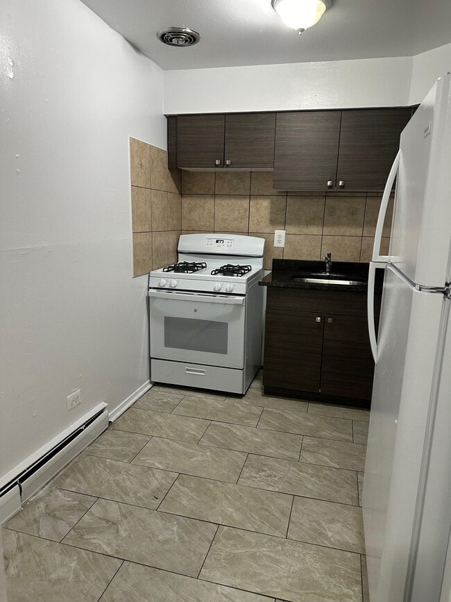 Photo - 1515 W Morse Ave Unit ONE BEDROOM - 209