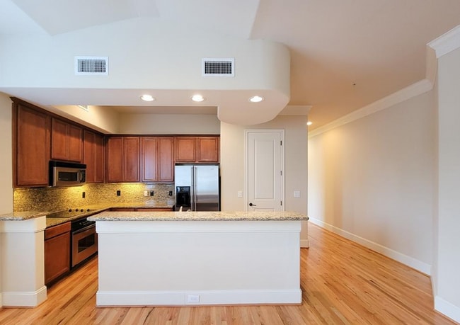 Photo - 58 Briar Hollow Ln Unit 440.7