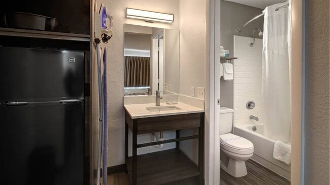 Building Photo - 704 Horizon Dr Unit A