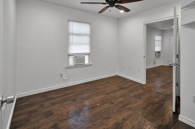 Photo - 162 Mc Dougal Ave