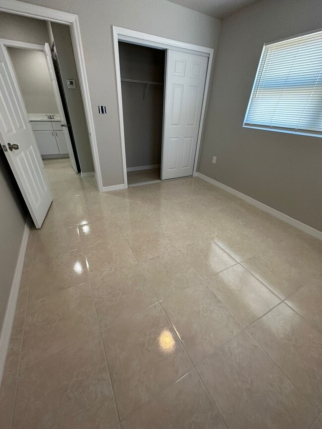 Photo - 11430-32 Kimble Dr - Quad