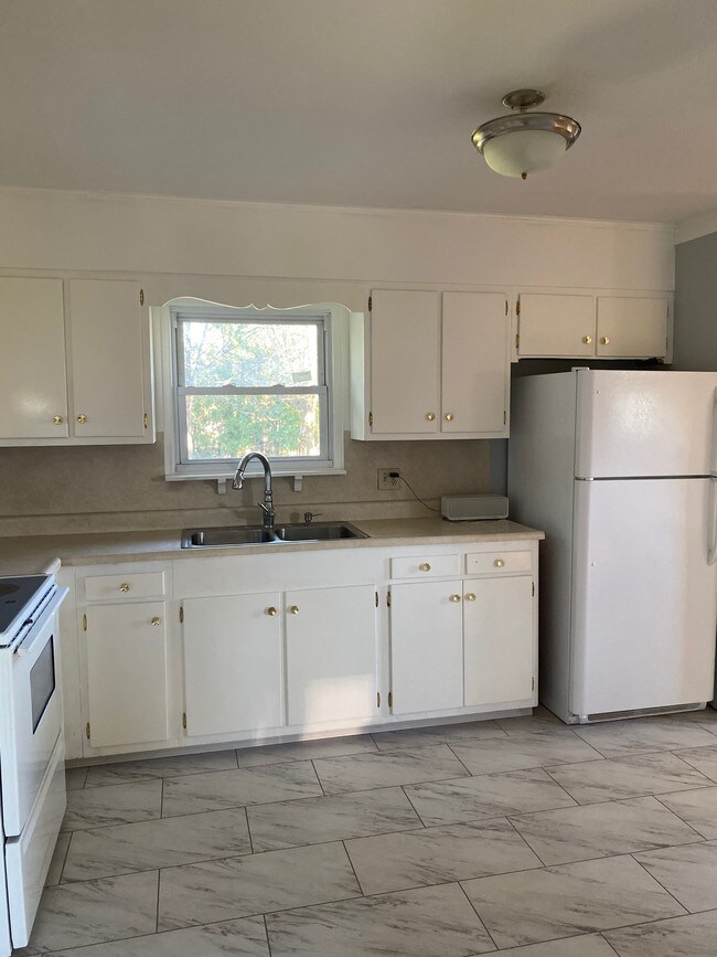 Photo - 438 Linden St