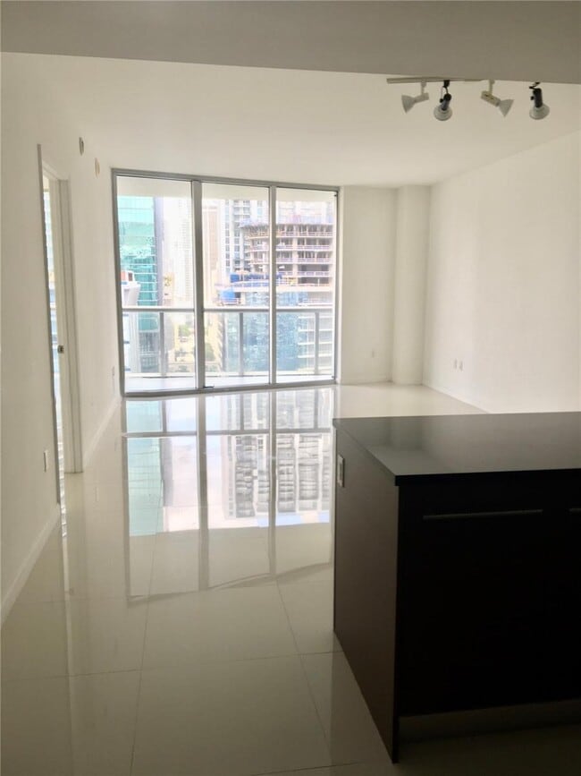 Photo - 475 Brickell Ave Unit 1614
