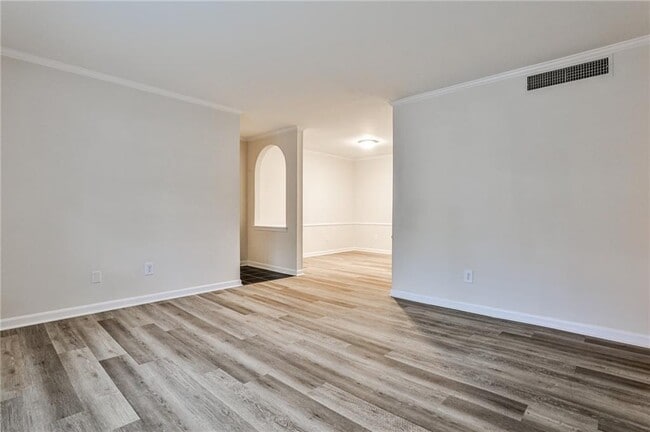 Photo - 111 Maison Pl NW