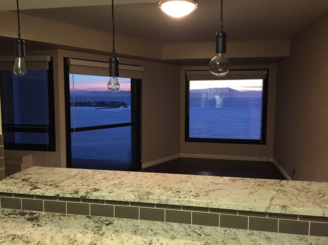 Photo - 6363 Christie Ave