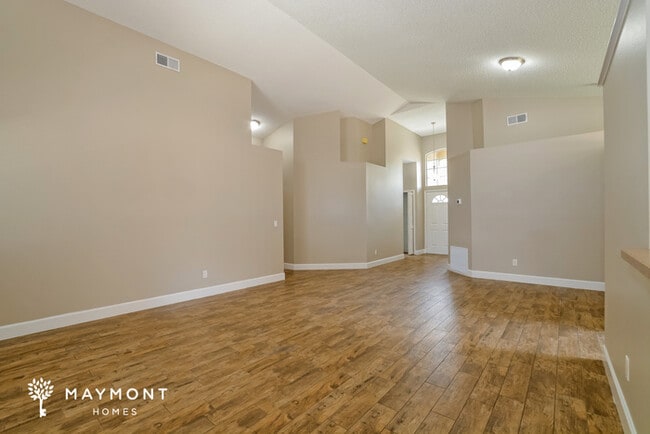 Photo - 2121 River Park Blvd