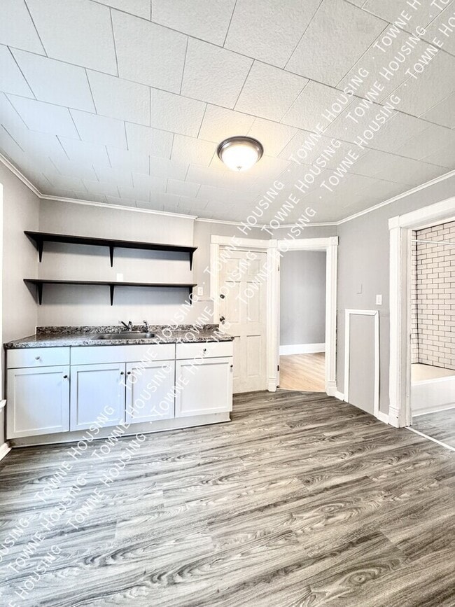 Building Photo - 339 Hampshire St Unit 2