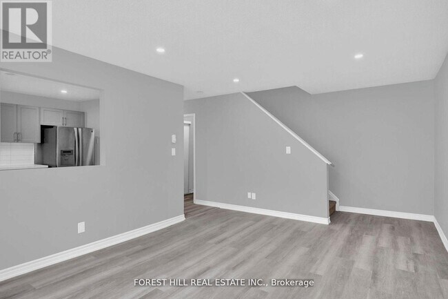 Photo - 494 Elgin St W