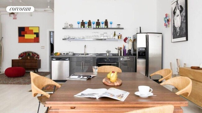 Photo - 460 W Broadway