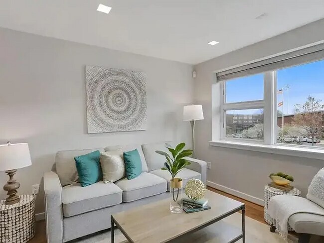 Photo - 1710 Gales St NE Unidad 4