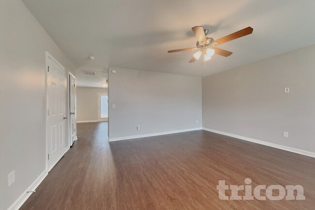 Photo - 1505 Hamilton Hills Dr