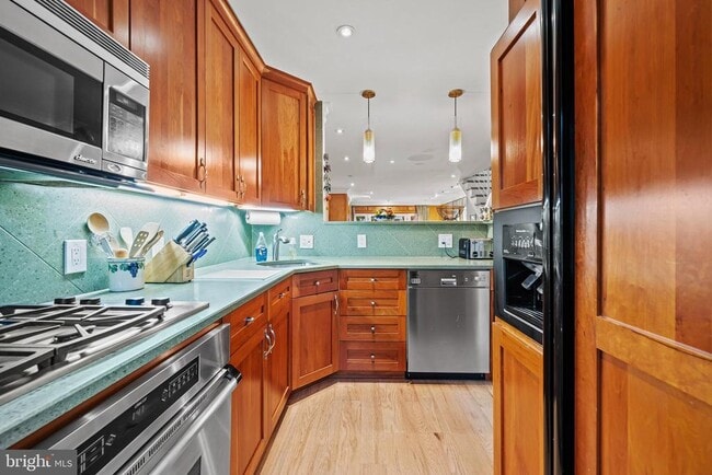 Photo - 750 9th St SE