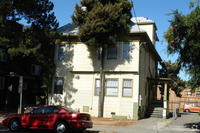Photo - 2414 Dana St Apartments