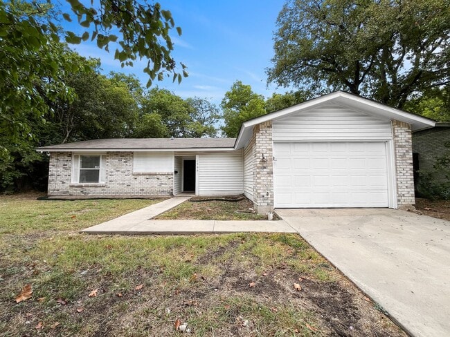 Building Photo - 3 BR/1.5BA | Newly Renovated Single Family Home | 1-Car Covered Parking | Gated backyard!
