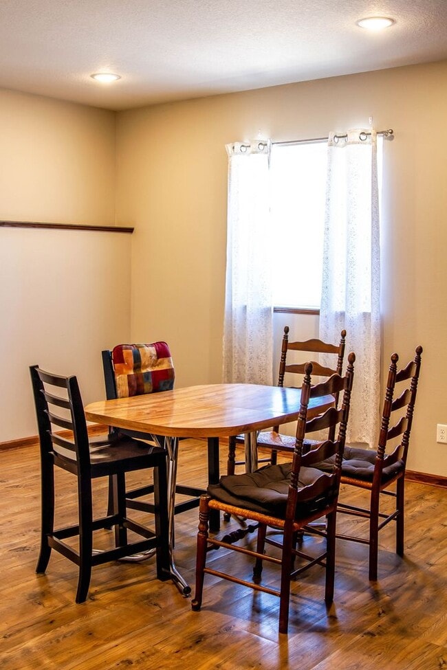 Photo - 613 Sheldon St Unit #16