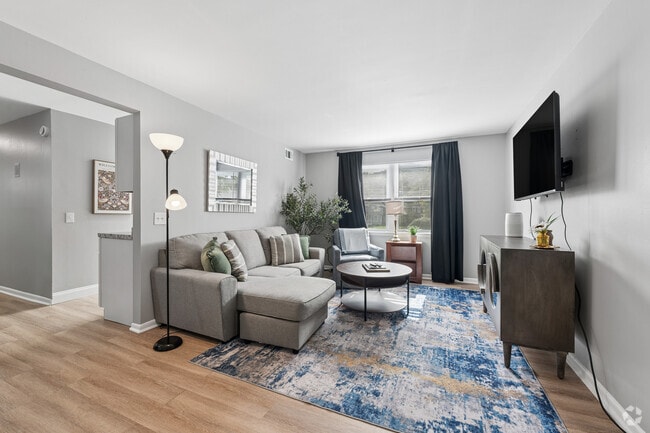 2BR, 1.5BA - 925SF - Living Room