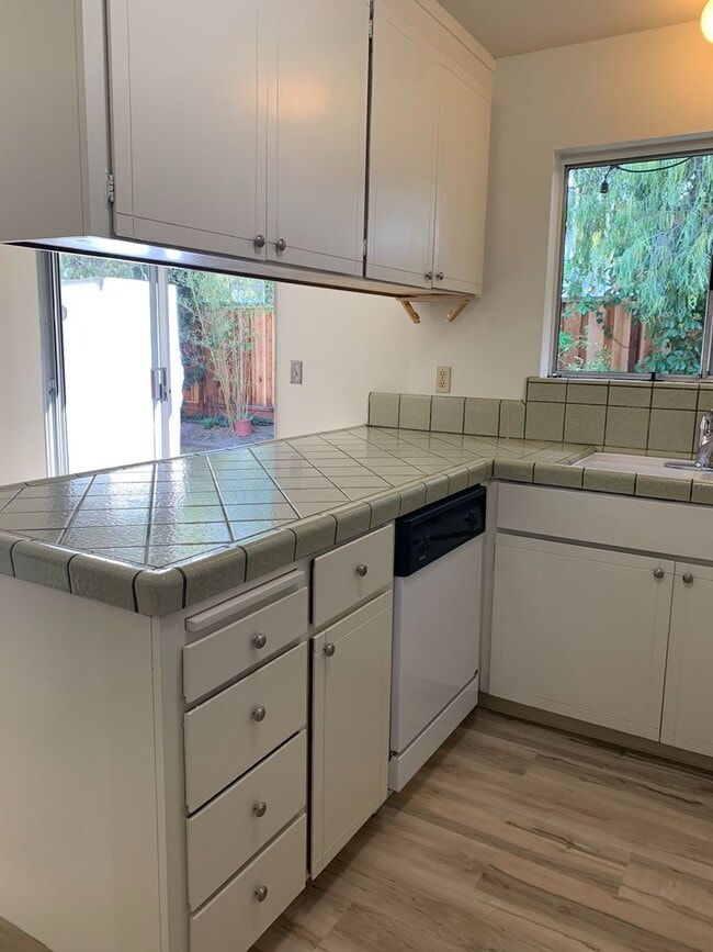 Photo - 1252-1254 Valerian Court Unit 1254