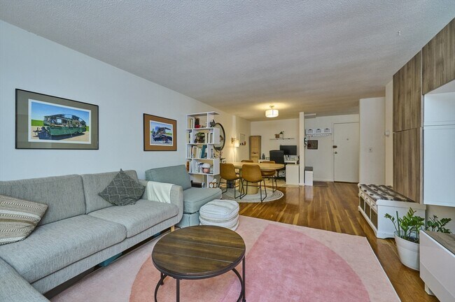 Photo - 50 Green St Unit 101