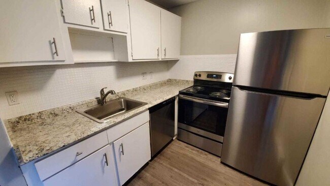 Courtview Square Apartments