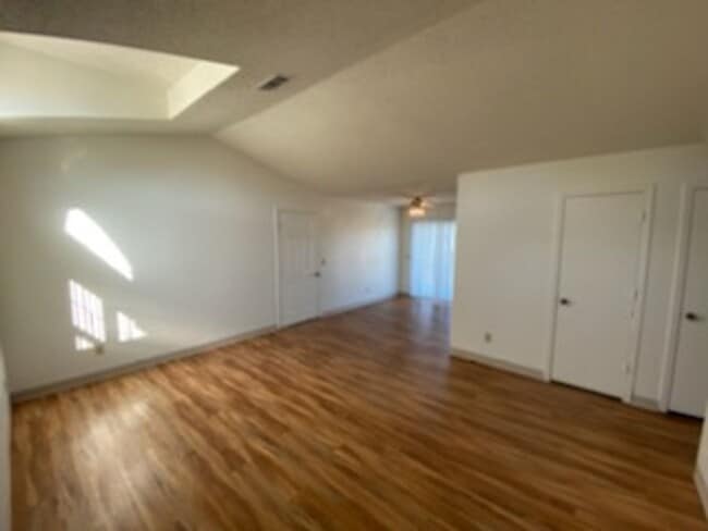 Photo - Cottonwood Estates Apartments