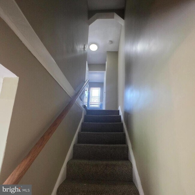 Photo - 5305 Central Ave SE