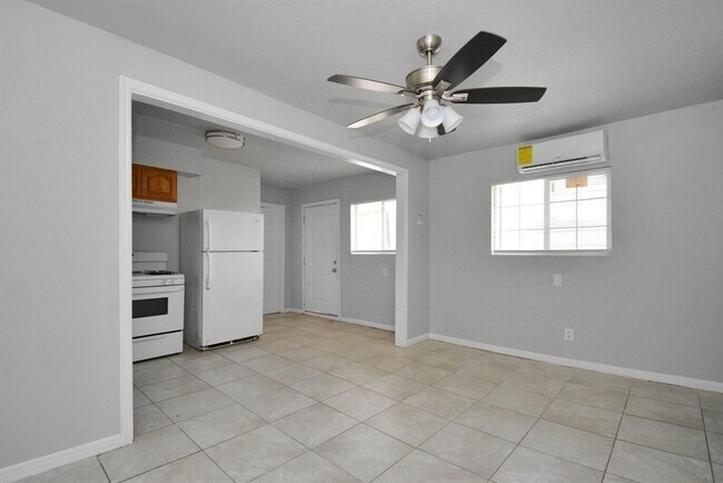 Photo - 8127 Colonial Ln Unidad 2