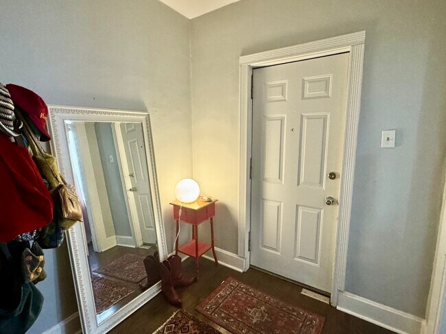 Photo - 2552 N Southport Ave Unidad 2R Rental