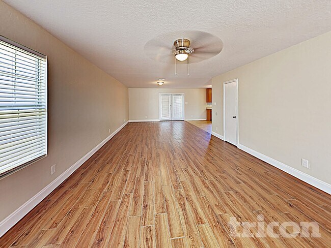 Photo - 4611 Stallion Cove