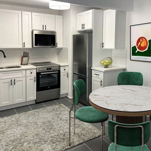 Building Photo - 880 E 4th St Unit 33