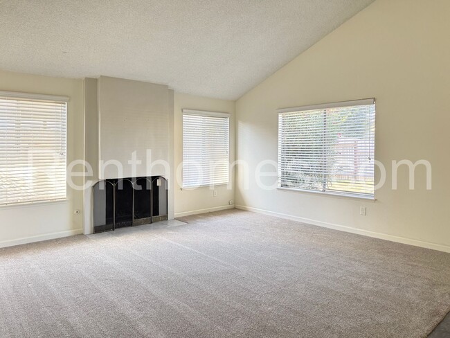 11303 Kelowna Rd