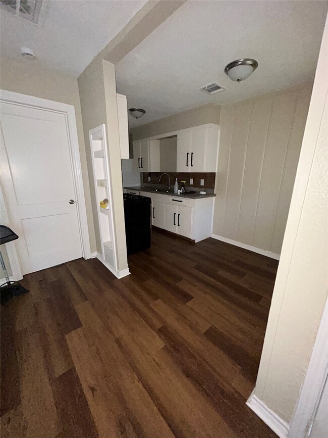 Photo - 1729 Scott St