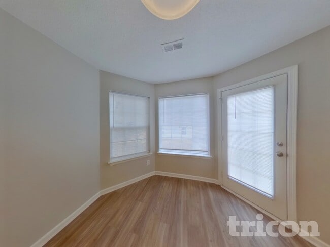 Photo - 1703 Mission Oaks St