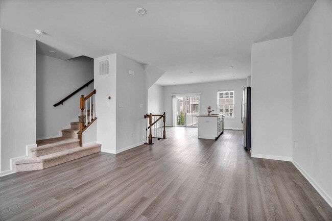 Photo - 7 Hamilton Ct