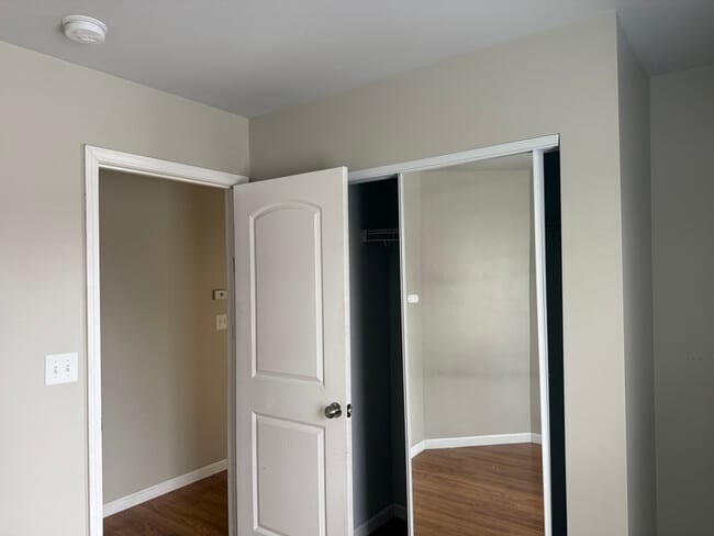 Photo - 206 S Springfield St