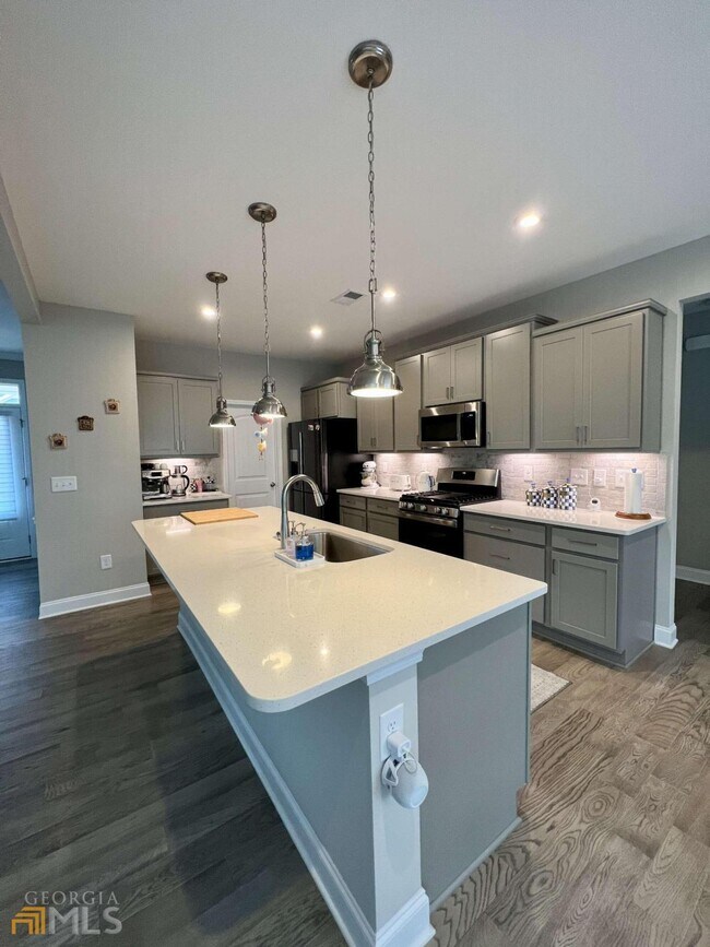 Photo - 8035 Veranda Curve