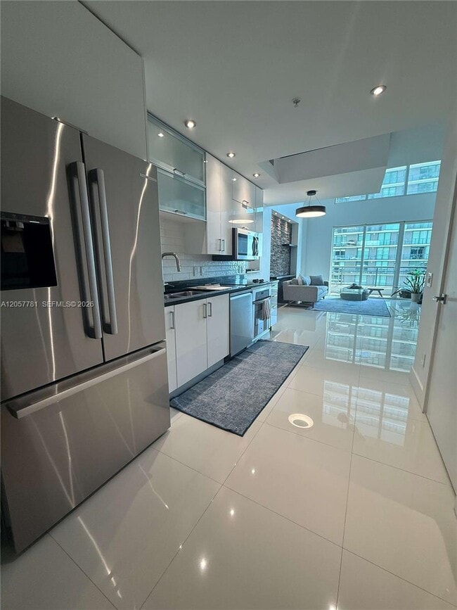 Building Photo - 60 SW 13th St Unit 3808