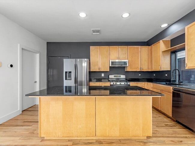 Photo - 4421 Eigel St