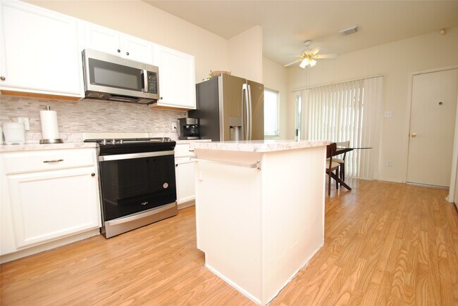 Photo - 6363 Provident Green Dr