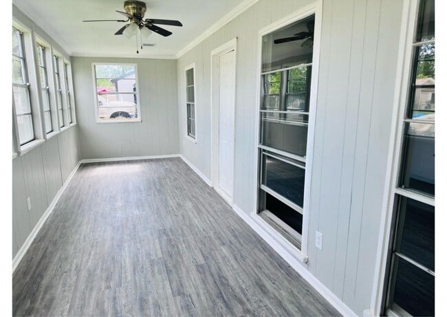 Photo - 4914 Kelso St