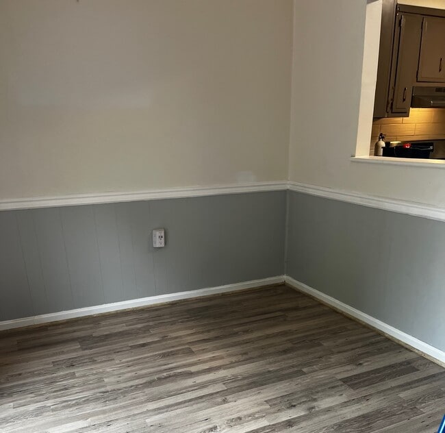 Photo - 127 E Village Rd