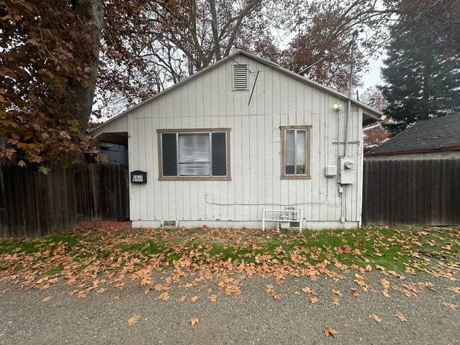 Building Photo - 2812 C St