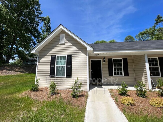 Building Photo - 1202 W Meadowview Rd Rental