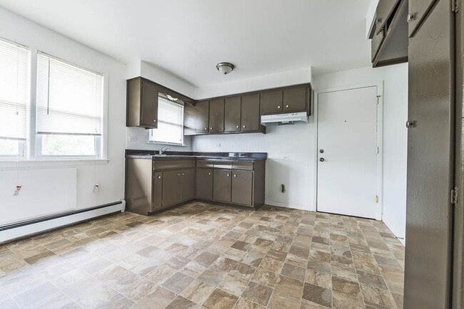 14015 S Tracy